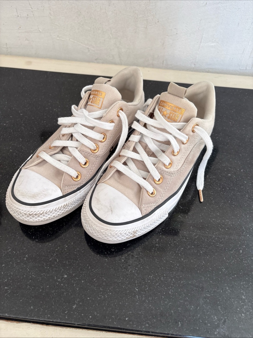 Converse Women’s Low Top Sneakers in Light Beige with White Accents